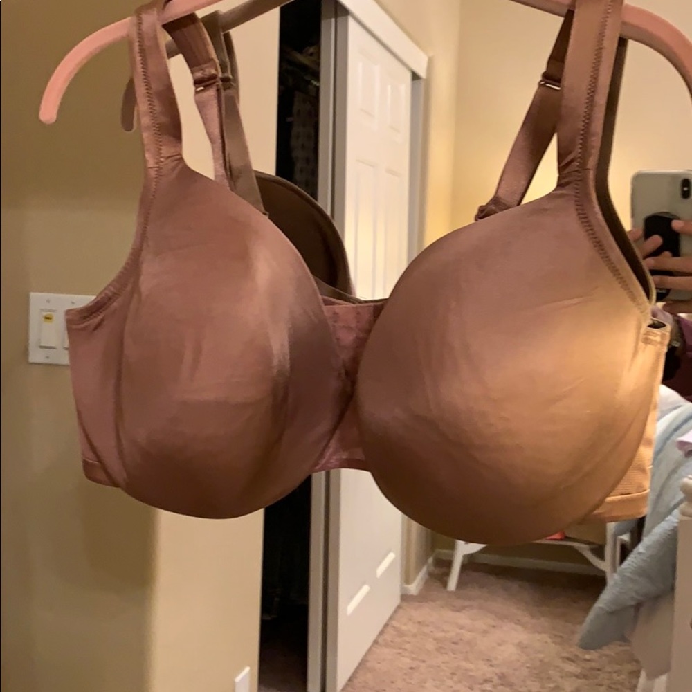 Lightly lined full coverage bra